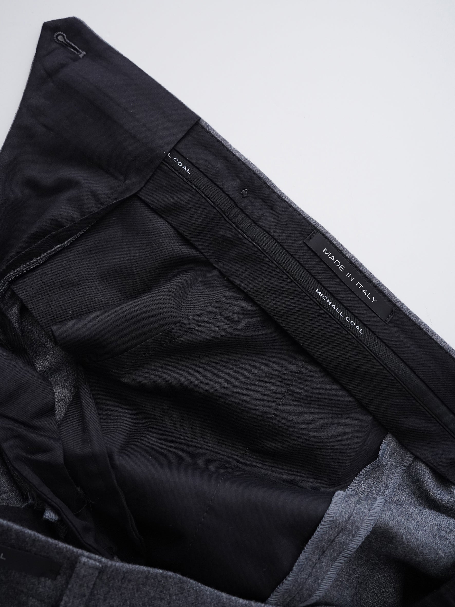 Graue Flanell-Chino